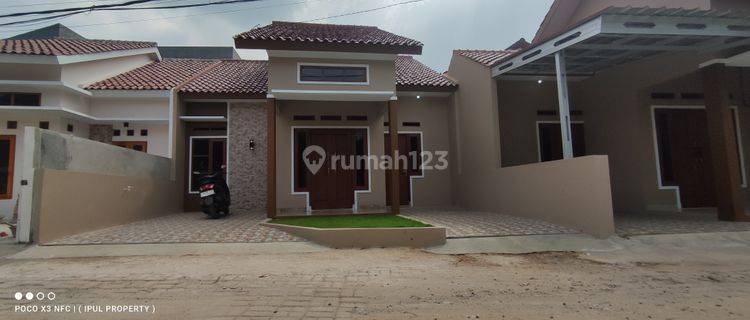 Rumah di jual murah siap huni, dekat pintu tol sawangan,stasiun,lokasi sangat strategis dan bebas banjir 1