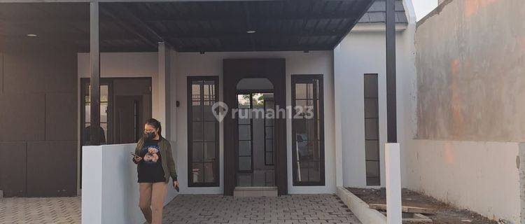 Rumah 1 LT Modern Minimalis Tanpa DP Strategis  1