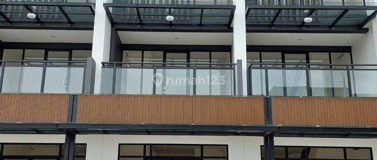 RUKO RUKAN 3 LANTAI HAMPTON PROMENADE GADING SERPONG HADAP JALAN RAYA DEKAT BLACK OWL NOMOR UNIT HOKI 1