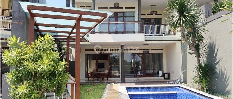 Rumah Mewah Area Ciumbuleuit + Swimming Pool Full Furnished 1