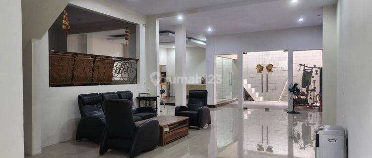 Dijual Rumah Pik 4kamar Tidur Rapi Semi Furnish Luas 250 Meter 1