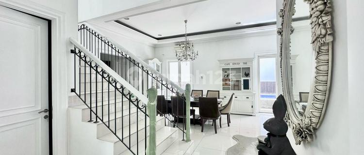 EXCLUSIVE BSD PROVENCE HOUSE WITH POOL AND STRATEGIC LOCATION -jhn 1