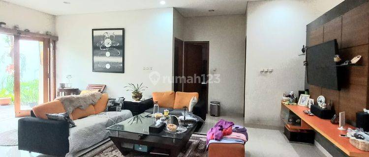 Rumah 2 Lantai Bagus Semi Furnished SHM di Mekar Wangi, Bandung 1