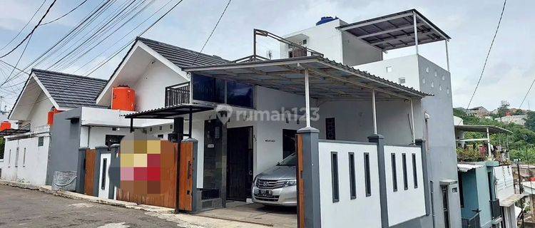 Rumah 2 Lantai Baru Semi Furnished SHM di Padasuka, Bandung 1