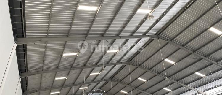 Gudang baru di dalam kawasan industri candi Gatot Subroto 1