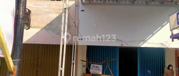 3-story Shophouse Suitable for Office / Business on Tlogosari Raya 1