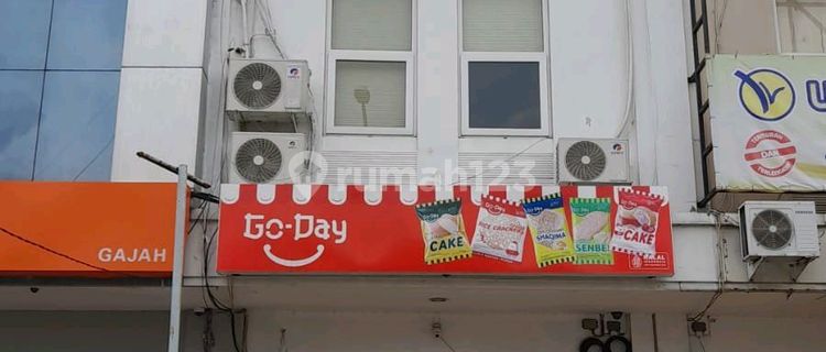 Ruko 3Lantai Cocok Utk Kantor, Bank, Klinik, Usaha di Pinggir Jalan Raya Yg Ramai dan Strategis 1