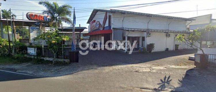 Gudang ato bengkel pinggir jalan raya daerah Yogyakarta  1