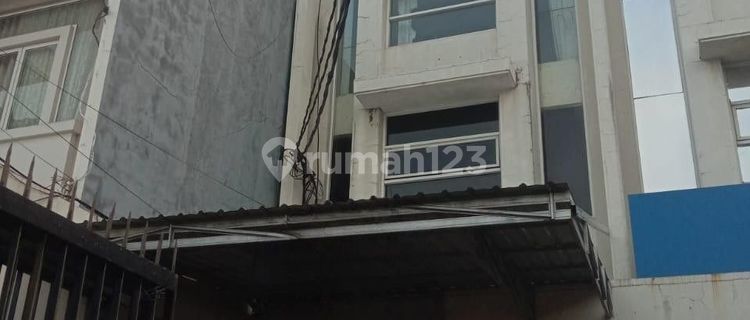 Disewakan Ruko 3Lantai Cocok Utk Kantor dan Berbagai Macam Usaha Lainnya Dekat Gajah Mada dan Suyudi 1