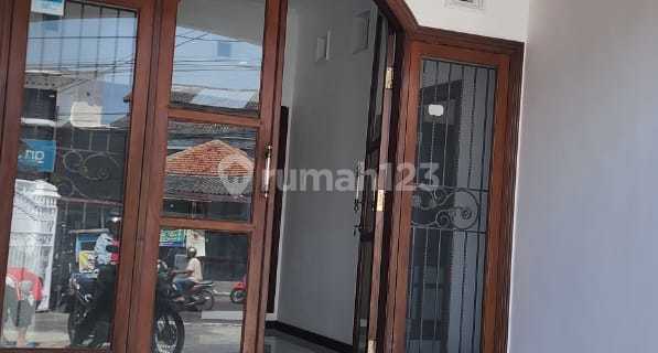 Rumah 1 Lantai Di Pinggir Jalan Raya Yg Strategis 1