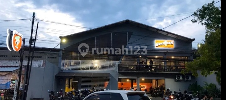 Business Space / Ready-to-Use Warehouse on a Strategic and Busy Main Road 1