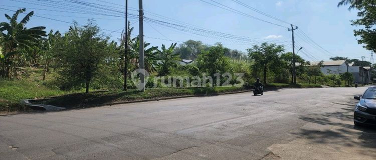 Tanah Besar dan Luas di Gatot Subroto 1