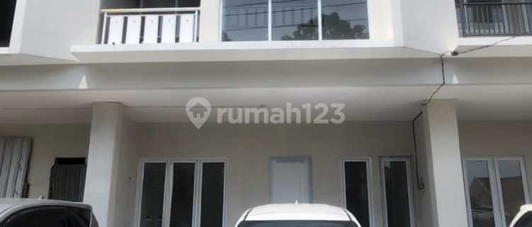 New 3-Storey Shophouse in Pandanaran Mugassari Area 1