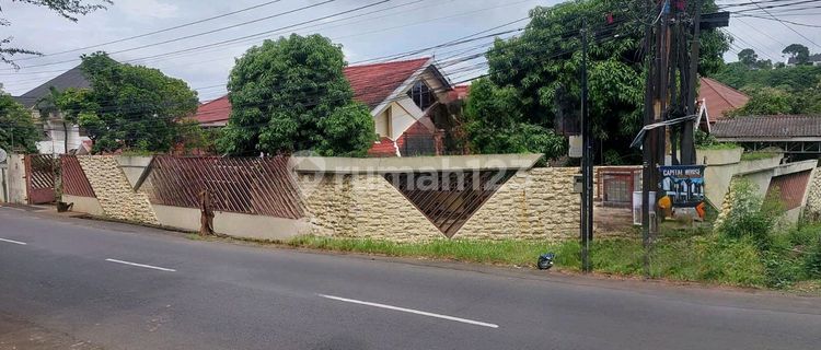 House / Restaurant / Cafe By the Side of the Main Road in Gajah Mungkur Area 1