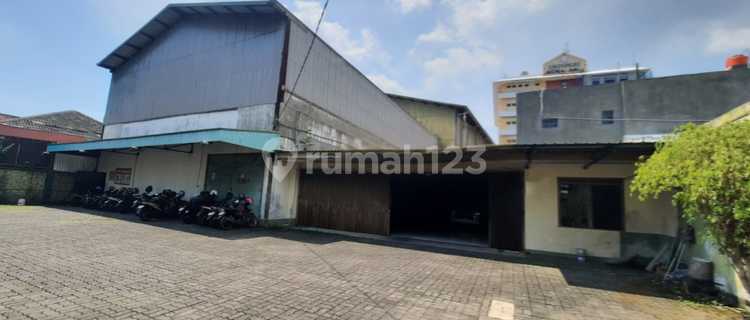 Warehouse / Business Space by the Strategic Main Road in East Semarang Area 1