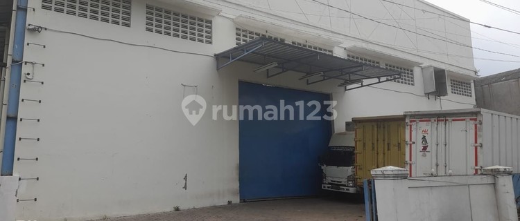 Good, Large, and Ready-to-Use Warehouse on the Side of a Strategic Main Road in North Semarang Area. 1
