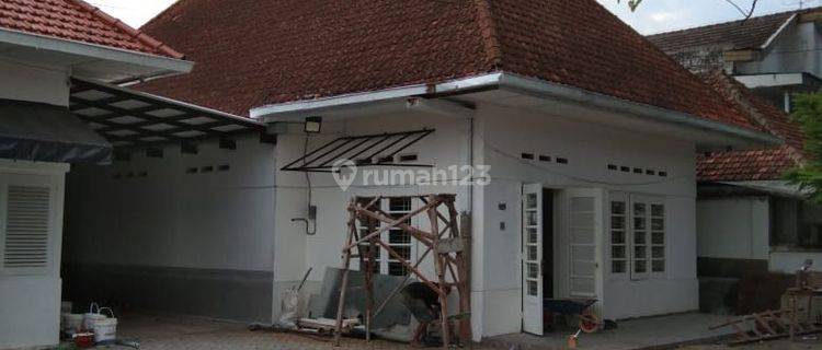 Disewakan Rumah Usaha Jl. A Yani Jember Dekat Gatot Subroto, Alun Alun 1