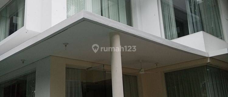 Disewakan Rumah Mewah Cantik di Pondok Indah  1