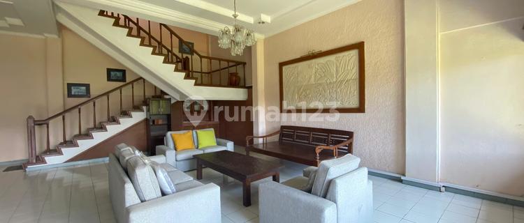 DISEWAKAN RUMAH RASA VILLA SUASANA PEGUNUNGAN UDARA SEJUK SETIABUDI DI PERUNTUKAN UNTUK RUMAH DINAS,KANTOR ,CAFFE 1