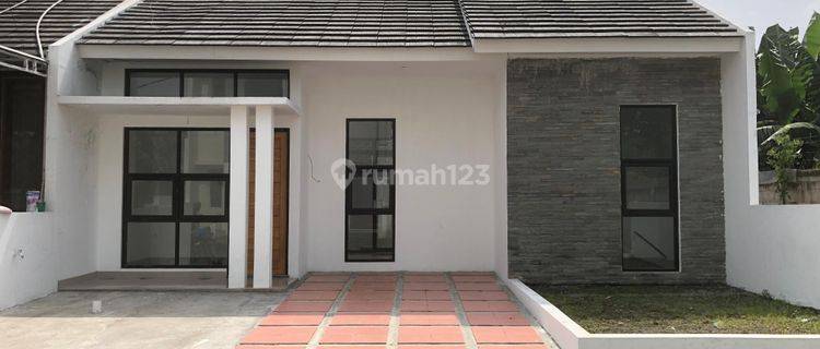 RUMAH SIAP HUNI CLUSTER SOEKARNO HATTA 90 M DARI MAENROAD SOEKARNO HATTA 1