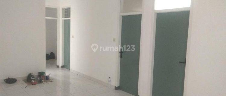 Rumah Bagus Semi Furnished SHM di Kopo Permai, Bandung 1