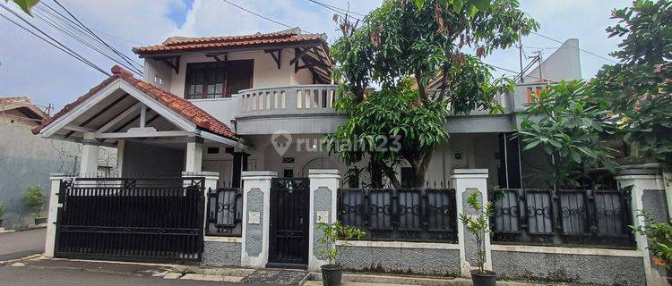 Rumah Berada Dilingkungan Asri di Margacinta 1