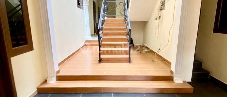 Strategic Boarding House for Sale, 24 Rooms in Setu Cipayung, East Jakarta 1