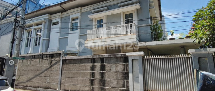 3-Story House 500M2 5+1BR Semi-Furnished Neat Ready to Live in Menteng 1