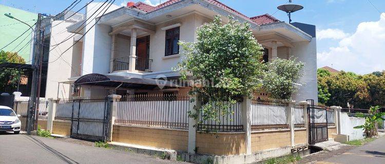 Rumah Sunter Posisi Hook Unfurnished Siap Huni 1