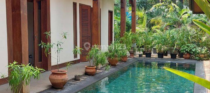 Rumah Villa di Taman Sunda Kelapa Menteng Jakarta Pusat Ada Pool 1