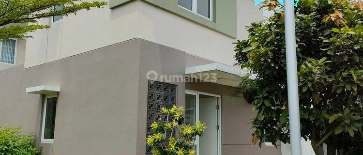 RUMAH HOEK DI CLUSTER DAYANA SUMMARECON BANDUNG 1