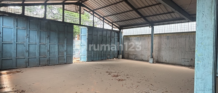 For Rent Shop House with Free House Bonus on Main Road Majalengka 1