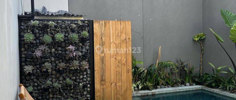 Dijual Rumah + Kolam Renang Di Kota Baru Parahyangan Bandung  1