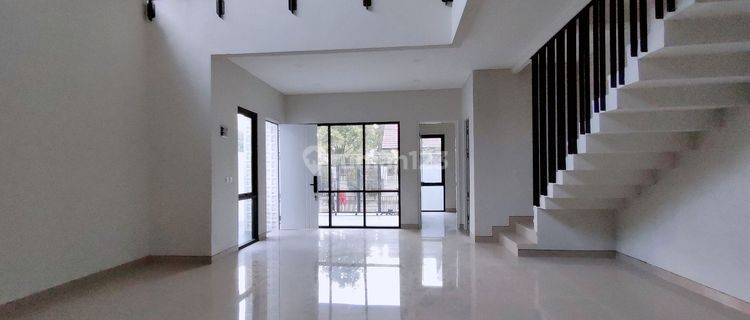 Dijual Rumah Baru Hoek Di Taman Holis Indah Bandung 1