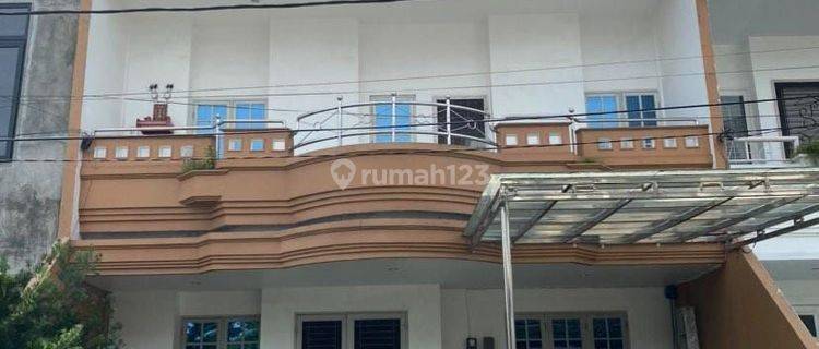 Villa Mewah Taman Malibu Indah Intikota Terawat 1