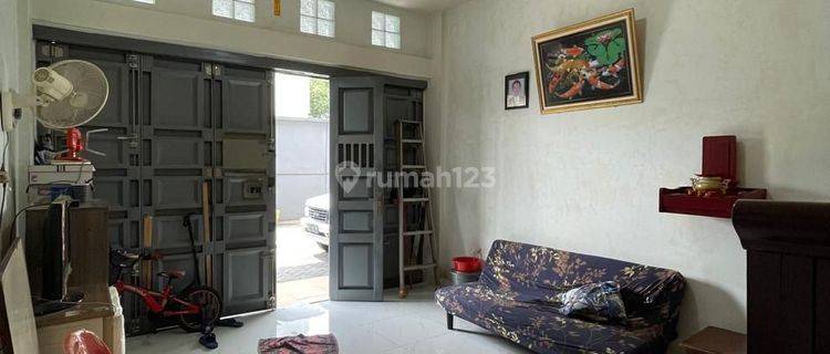 Komplek Tuasan Royal Suite Rumah Cantik Terawat 1