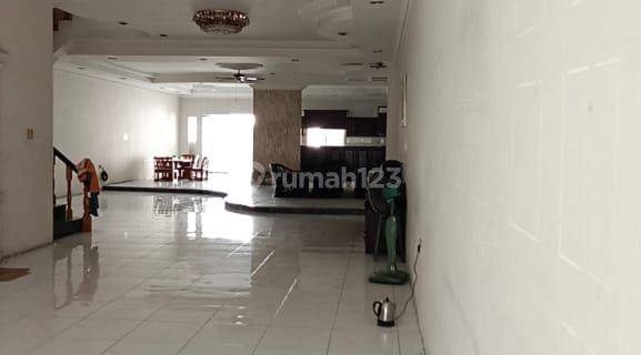 Dijual Villa Komplek Citra Raya 1