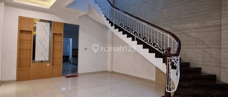 Dijual Villa Mewah Di Komplek Griya Riatur Indah  1