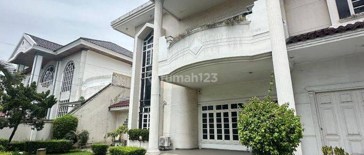 Dijual Villa Mewah Siap Huni Di Jl Multatuli  1