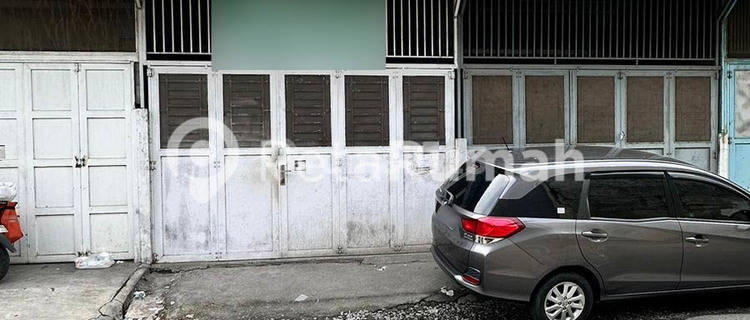 FOR RENT: SHOPHOUSE IN MEGA TOWNHOUSE 2 COMPLEX, KRAKATAU AREA. 1