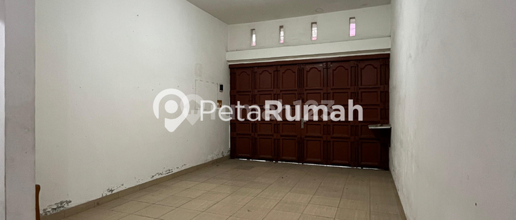 FOR RENT TOWNHOUSE ON KARYA STREET, AMBARSARI ALLEY - WEST MEDAN 1