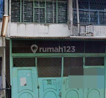 Dijual Rumah 3 Lantai di Jl Selam, Medan 1