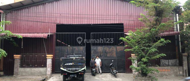 Gudang Dan Rumah Strategis Di Jl Menteng Raya  1