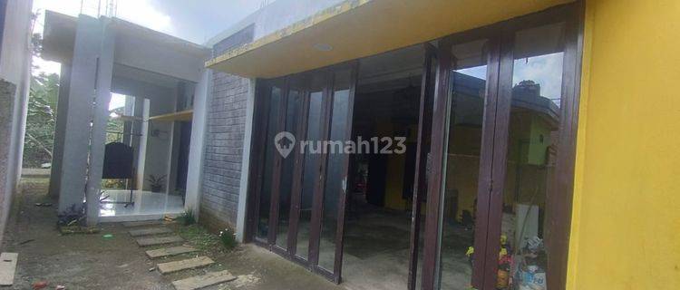 Di Jual Rumah 2 Lantai Asri Dan Nyaman di Pacet 1