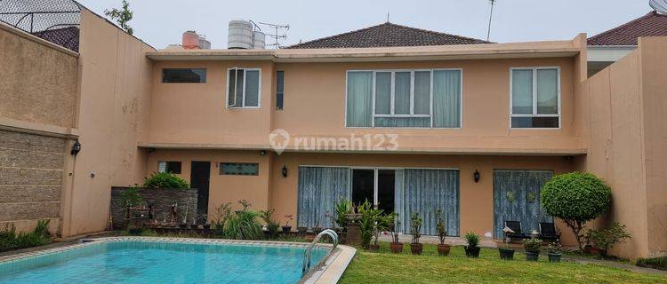 Di Jual Rumah Terenovasi Furnished di Green garden, Jakarta Barat 1