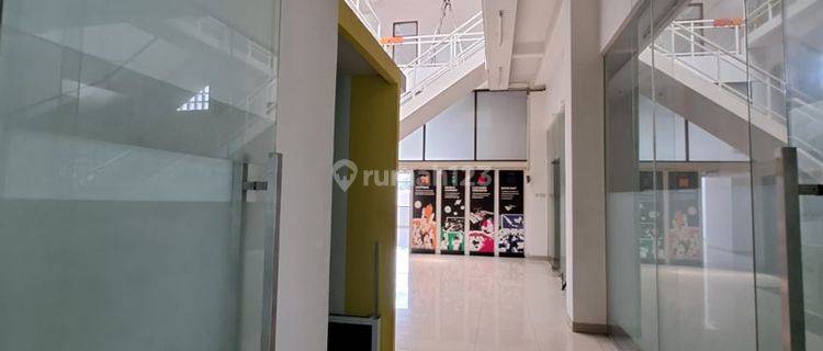 Gedung Kantor+gudang+ruang Usaha di Jl.raya Geger Kalong Bandung 1
