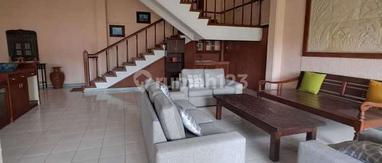 Rumah 3 Lantai Semi Furnish di Cipaku Indah Setiabudi Bandung 1