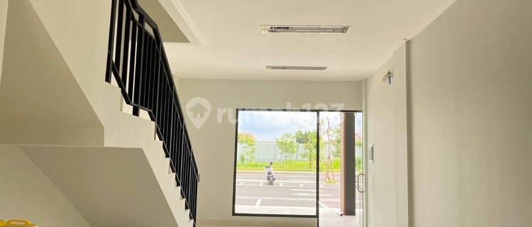 Ready-to-Use Strategic Shop House in Magna Terrace Summarecon Bandung 1