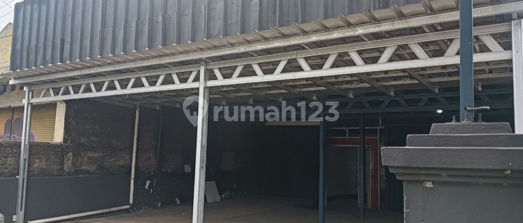 For Rent: 100 Square Meters Shop House on Bogor Depok Main Road 1