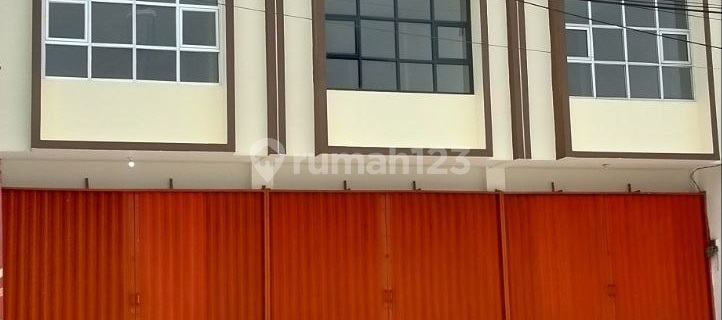 Cheap 3 Adjacent Shops for Rent in Cilodong, Depok 1